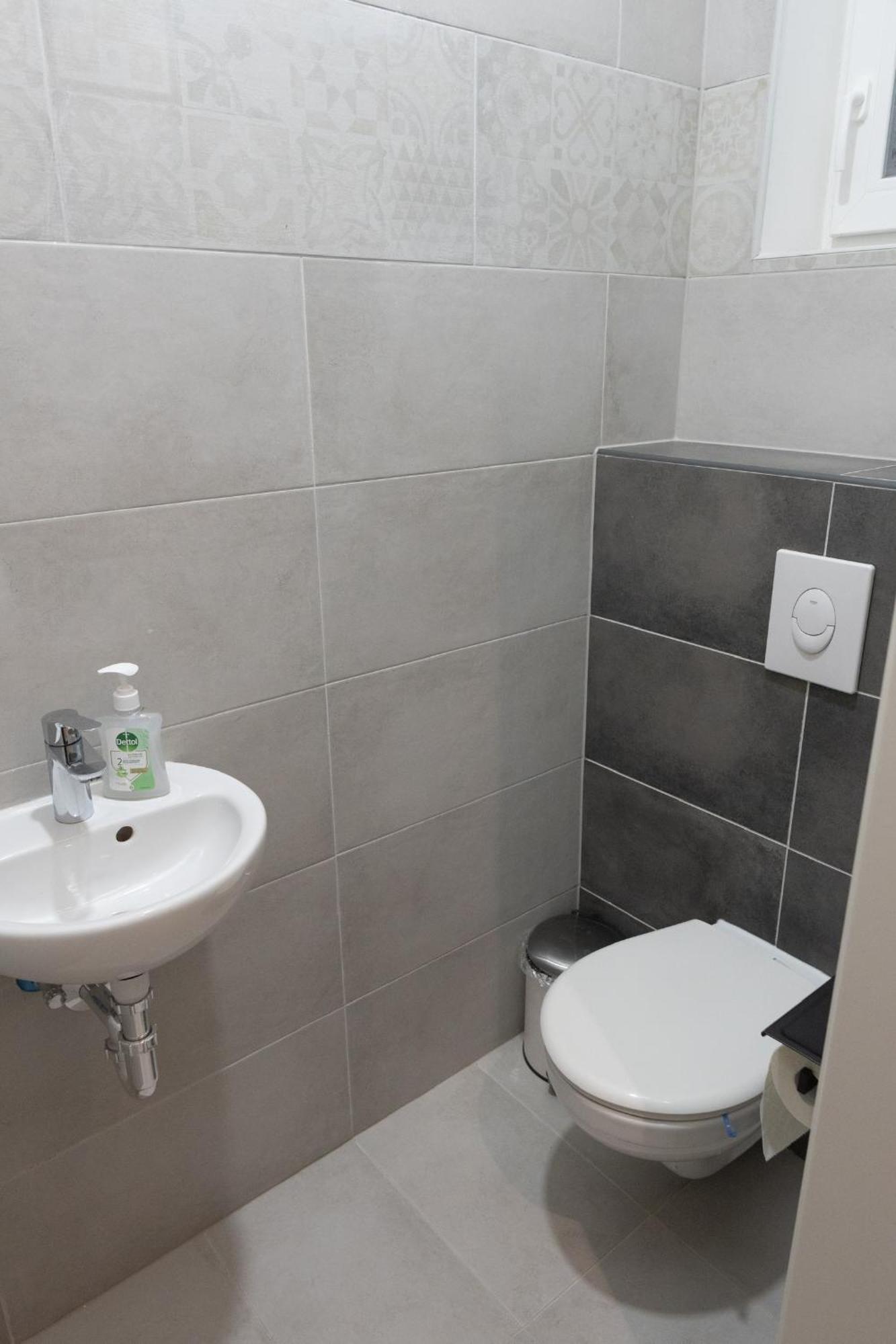 Downtown 2 Bedrooms Nearby Duna River Balcony-garage 10 Euro Per Day Apartament *